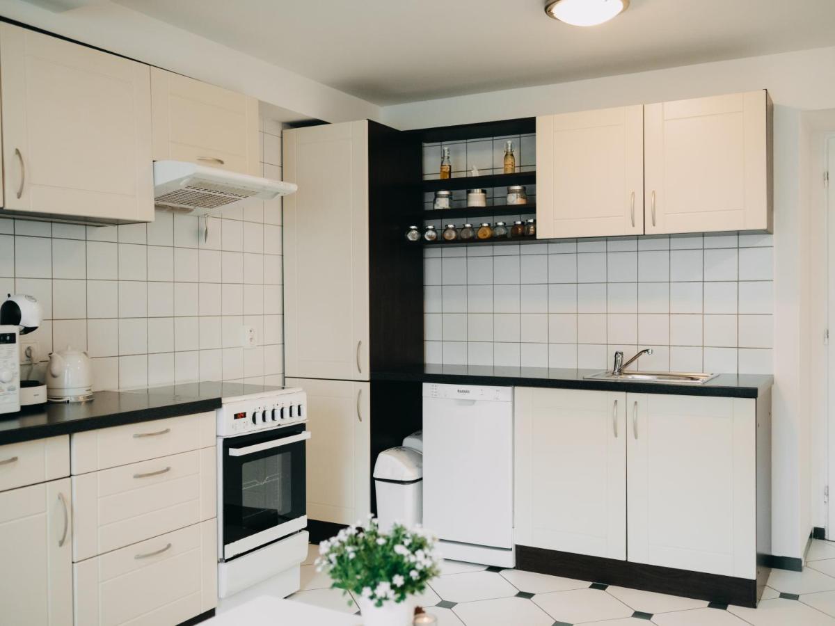 Vila Na Landeku Ostrava Bagian luar foto
