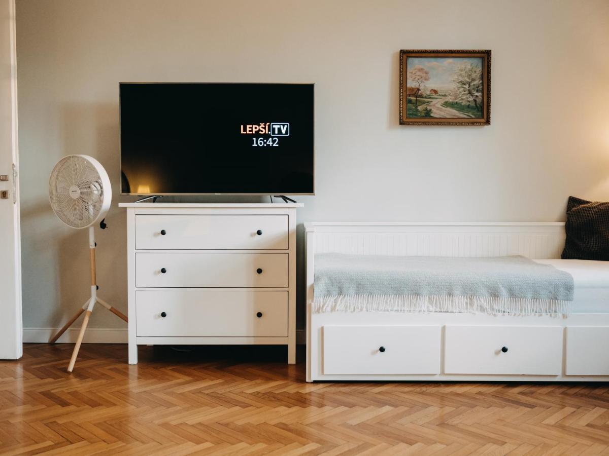 Vila Na Landeku Ostrava Bagian luar foto