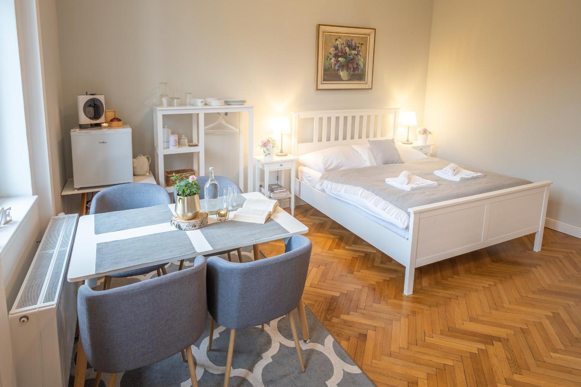 Vila Na Landeku Ostrava Bagian luar foto