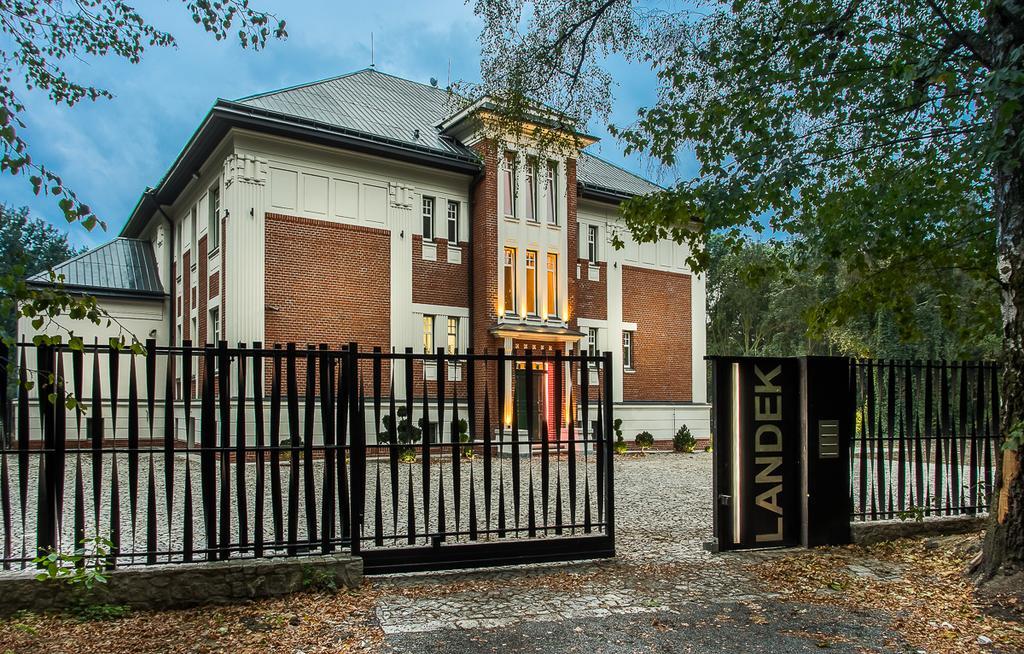 Vila Na Landeku Ostrava Bagian luar foto